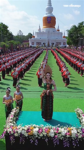 เดียร์น่า ฟลีโป ร่วมรำบวงสรวง พระบรมธาตุนาดูน จ.มหาสารคาม ประจำปี 2569 #นมัสการพระธาตุนาดูน #เดียร์น่า #dianaflipo #พระธาตุนาดูน @Diana Flipo | เดียร์น่า