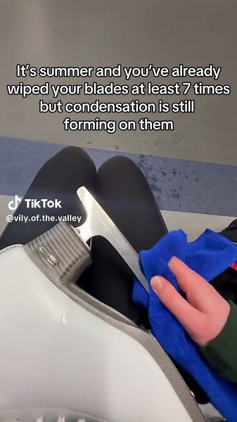 Managing Condensation on Figure Skate Blades