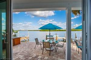 Sarasota Vacation Rental | Bayfront Siesta Key Stay – Walk to Beach, Stunning Views, Dock Access, Free WiFi & Beach Gear! | Black Friday Sale - 2025! | Condo Rental