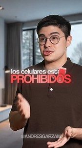 ¿La Escuela O La Cárcel? 👇🏼 Muchos sistemas educativos fueron diseñados hace más de un siglo para moldear obediencia, no creatividad. Aunque la escuela es clave en el desarrollo de habilidades y conocimientos, también es válido cuestionar sus métodos, sus reglas y lo que realmente prepara para el futuro. Comparar la escuela con una cárcel puede parecer exagerado, pero este tipo de reflexiones abren la puerta a debates necesarios sobre cómo se podría transformar la educación para que forme pers