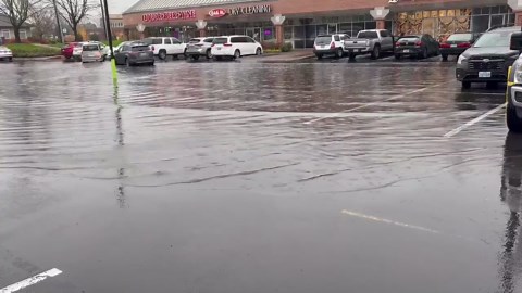 US: Flooding hits Oregon coast as atmospheric river brings heavy rain