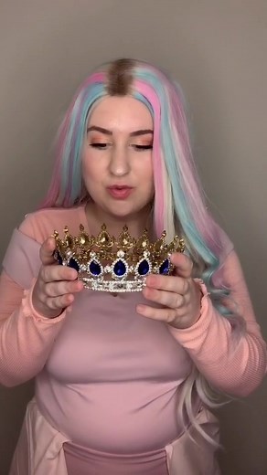 Descendants 3 Audrey Cosplay Transformation | Queen of Mean