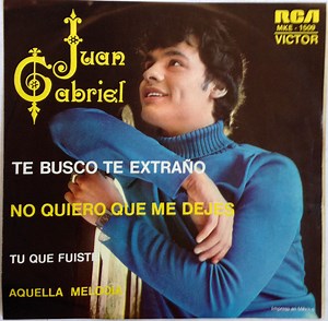 Juan Gabriel - Te Busco Te Extraño