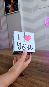 4M views · 52K reactions | Hagamos esta Idea de Regalo Súper Fácil ✨ Cubo Mágico con Fotos ✨ #papercraft #manualidades #regalosoriginales #photoframe | Divas Creativas | Facebook
