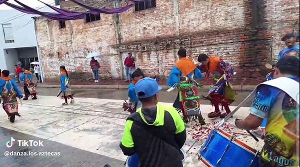 Videos de Danza los Aztecas (@danza.los.aztecas) con “sonido original - Danza los Aztecas”