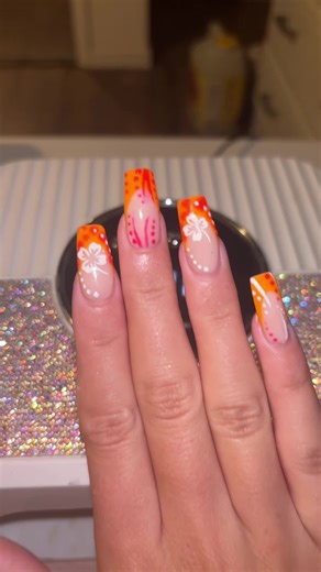 some black nails 🖤🖤 #nailtech #acrylics #naildesigns #nailart #beginnernailtech