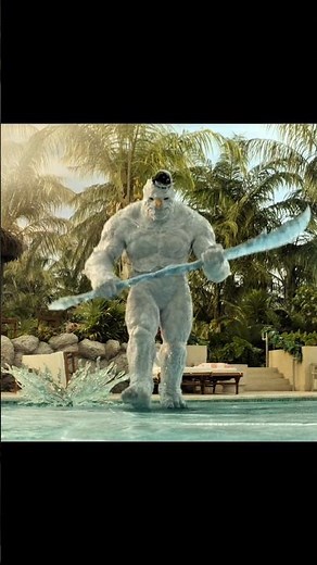 Gajar nikli aur jaat khatam! 😂 Red One Snowman Fight Scene | #shorts #youtube