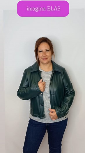 Casaco de pele sintética, quentinho e cardado. Tamanhos até 54-56. Também disponível em preto. #imaginaelas #elas #roupamulher #modafeminina #tamanhosgrandes #tamanhosparatodos #roupasparasenhoras #agasalhos #casacos #outonoinverno | Imagina ELAS - Tamanhos do 34-58