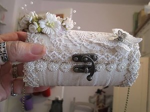 Gorgeous Shabby Chic Purse - Tutorial - jennings644