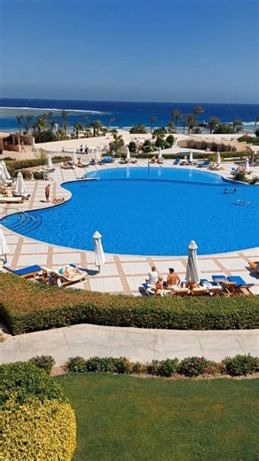 ✨ Wake up to paradise at Royal Brayka! ✨ Imagine opening your balcony door to a breathtaking panoramic view of the Red Sea, the beach, and crystal-clear pools 🌊☀️🌴 At Royal Brayka Beach Resort every morning feels like a dream – where serenity meets nature in the heart of Marsa Alam. 📍 Perfect for couples, families, and anyone who loves stunning views and ultimate relaxation. #BraykaResorts #RoyalBrayka #BraykaBay #RedSea #MarsaAlam #Egypt #BeachResort #Vacation #ResortView #PoolView #OceanVie