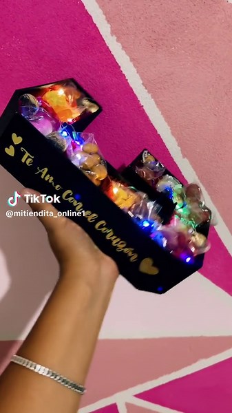 Letras Personalizadas con Gomitas: Detalles Únicos para Parejas