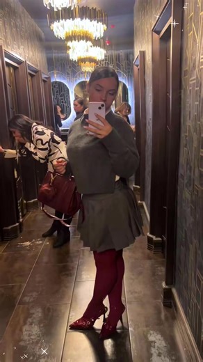 I was all set to look fabulous when I stepped out…but ended up with a collection of fashion fails 😂#ootd #outfitfail #OOTDFail #funnyoutfits #funny