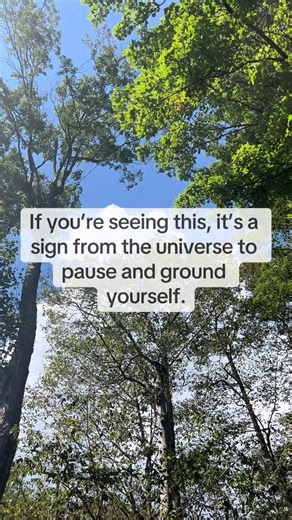 A gentle reminder to pause and ground yourself 🌿 Notice one thing you see, one thing you hear, and one thing you feel. Share this with someone who could use a pause today 💭 #therapytok #groundingtechniques #therapytips #nytherapist #arttherapy