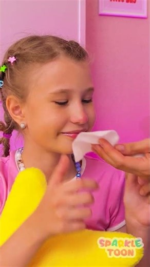 Let's learn how to blow our nose properly 🤧👃🏽 #Shorts #kids