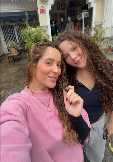 Procurando o lookito da @m💋ri felix. no meu primeiro brechó 🥹 ela vai pegando a manha