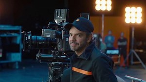 Boost Mobile TV Spot, 'Llévate el Samsung Galaxy A23 5G gratis' con Eugenio Derbez
