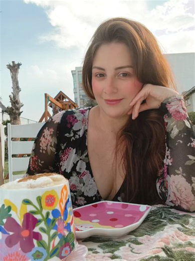 San Valentín solita ? ❤️ tómate un café ☕ conmigo #dubaichocolate #dubaichocolatecroissant #sanvalentin #allbymyself #valentinesday