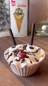 ☕🦌 Reindeer Whipped Cream Toppers for Hot Chocolate – A Festive Holiday Treat! 🦌☕ Take your hot chocolate to the next level with these adorable reindeer whipped cream toppers! Made with Cake Mate Chocolate Sprinkles for “fur,” candy eyes, and a red candy nose, they add a whimsical and delicious touch to your favorite holiday drink. Perfect for cozy nights by the fire or festive holiday gatherings! 🎄✨ Ingredients: *Whipped cream (store-bought or homemade) *Cake Mate Chocolate Sprinkles *Candy 