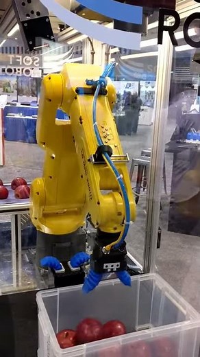 Automate 2017 - Soft Robotics - Fanuc LR Mate 200iD - Pick & Place Apples