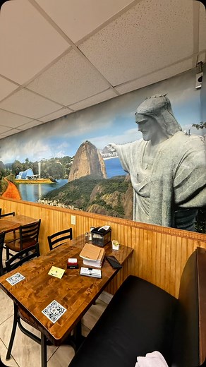 ✨ Transform any space with personality and style! Wall wrapping is the fastest, most practical, and modern way to upgrade your environment without renovations — adding identity, visual organization, and a powerful touch of impact. Whether it’s to highlight a wall, strengthen your brand, or create a unique atmosphere, we deliver quality, flawless finishing, and long-lasting results. 👉 Want to transform your space? Message us and bring your ideas to life! ✨ #WallWrapping #WallDesign #WallDecals #