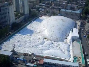 Video: China's innovative inflatable dome reduces construction dust and noise