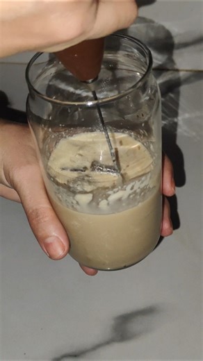 Making cold cream coffee at home