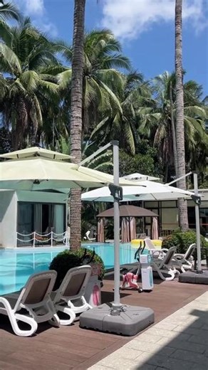 三亚椰林 cocobay 泳池民宿，三晚 508 元！免费接送机与免税店专车，泳池畅玩，近亚龙湾森林，度假氛围感拉满！ （热门日期或节假日可能存在加价情况，详细信息可见商品详情页说明 | 注意，叠加立减后的价格是508元，团购价是648元；）#旅行推荐官 #旅游 #豪宅 #民宿生活 #海岛