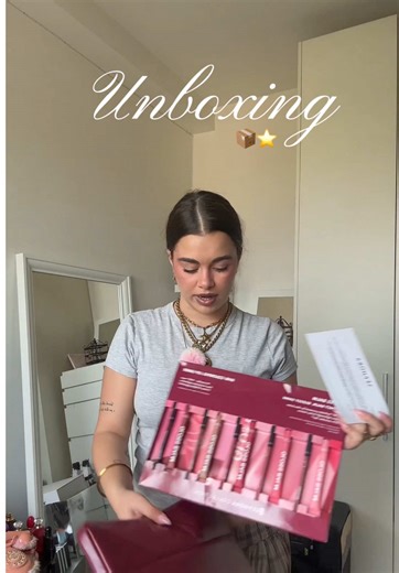 Unboxing: We're Back With Another Package! ⭐️📦