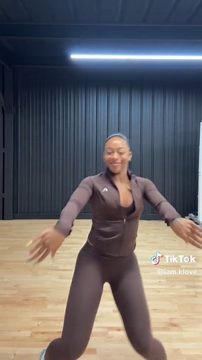 Bring back the stanky leg pls #fyp #dancechallenge