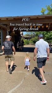 Spend Spring Break exploring the Ancient Ozarks Natural History Museum at Top of the Rock! From prehistoric fossils to Civil War artifacts, you can travel through time and immerse yourself in United States history. The perfect family adventure, this museum has galleries showcasing the American West, Native American artwork and artifacts, and presidential memorabilia. #museum #springbreak #familyactivities #topoftherock #bransonmo | Top of the Rock