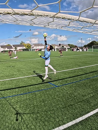 WTF 🤯🔥 #gardien #goalkeeper #viral #gk #physics | Goalkeeper Saves