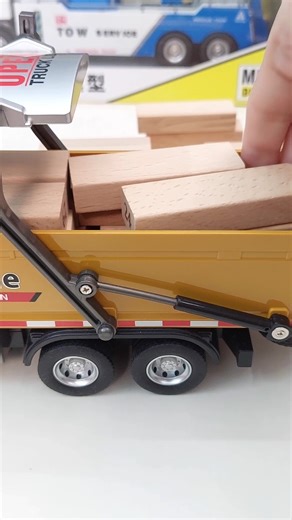 dump truck diecast wood transport #dumptruck #diecast #truck