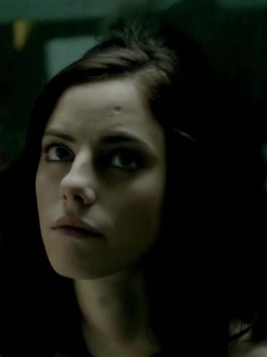 Pov effy is reminiscing #kayascodelario #effystonem #foryouu #fall #skinsuk #skims #effyandfreddie #mentalhealth #fypシ゚ #flashbacks