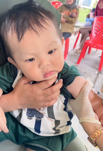 👶🏼 : udah? segini doang? #nephew #masyaallahtabarakkallah #kid #baby #cutebaby