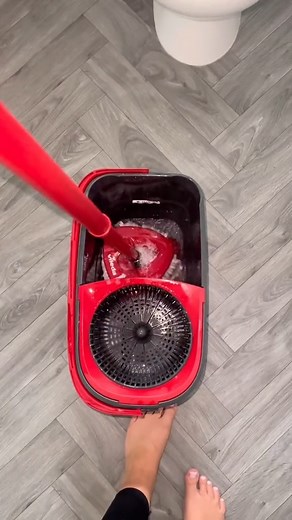 ASMR ‘PINK POWER’ cleaning motivation 💖💪🏼 #asmrcleaning #cleaningasmr #cleaningmotivation #motivational #deepcleaning #deepcleaning #HomeCleaning #cleaning #deepikapadukone #mirror #kitchendesign #reelsfacebook #fypシ゚ #reelsvideo #reels2025 #foryoupageシ | Adam Davies