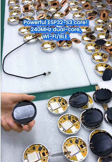 Cool Desktop Gadget with Audio Visualizer and Charging