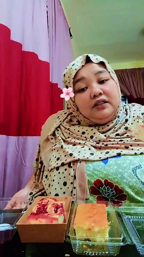 bila kau tgh review premium butter cake live, lps tu fyp mama keluar lagu best 😂 btw siapa yg nak order mini size premium butter cake (plain/raspberry/chocolate) untuk 14th Oct 2024 ni boleh roger. self pick up atau lalamove