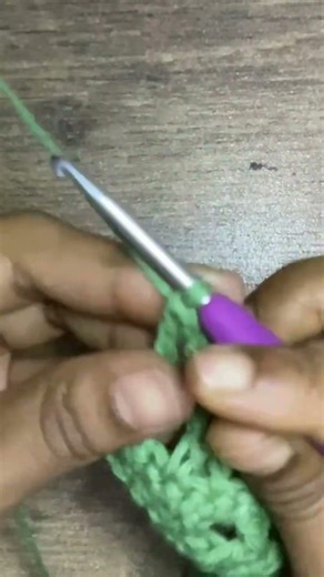 Table Runner Easy Crochet Pattern for Beginners #tablerunner #crochet #crochettutorial