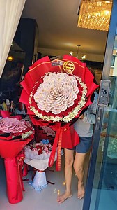 กุหลาบที่ชอบ ดอกนี้ใจฟู🥰❤️🌹 | ร้านจัดช่อดอกไม้ เค้กเงินสด ช่อธนบัตร ของขวัญทุกเทศกาล By Pemika