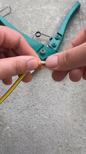 13K views · 40 reactions | Electrician s technical Tools Repair Tools HighPerfomance. #electrician #handmade #reelsviralvideofyp #fbreelsfypシviralシ | Brian J. Li | Facebook