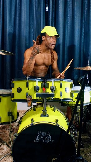 Hoji vim transforma vc ni um baterixta pra toca nas baladais du mundu todu Cum uma tequinica simplis TUN TIS TA TUN PAS #bateria #musica #aula #drake #onedance | Sucrilho Boladão