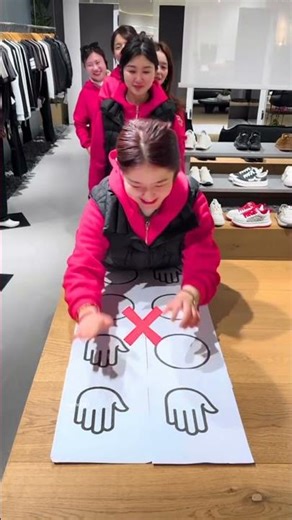 99% of people fail! Will you be able to do this hand challenge? #handchallenge #mindgames