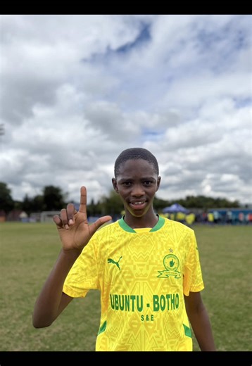 Onalerona Chakela #Cellular #mzansicomedy #fyp #sportsontiktok #MamelodiSundowns