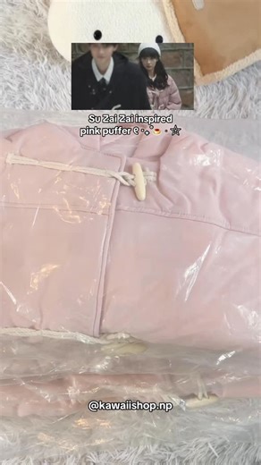 𝐊𝐀𝐖𝐀𝐈𝐈 𝐒𝐇𝐎𝐏 on Instagram: "cutest suzaizai inspired pink puffer ✧˚.🎀 ~wifty suzaizai outfits are soo cutee 𝐍𝐞𝐰 𝐀𝐫𝐫𝐢𝐯𝐚𝐥🎀 -cutest suzaizai inspired pink puffer ~cute duffle buttons ~puffer with cute hood ~styled with our chunky muffler Shop the cutest suzaizai pink puffer now🎀 #explore #explorepage #cdrama #wifty #wheniflytowardsyou #suzaizai #suzaizaiedit #zhanglurang #fitspo #fashion #reels #outfitinspo #styleinspiration #styleinspo #fashioninspo #styleideas #stylingtips #