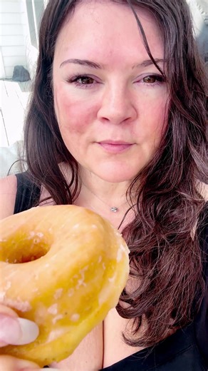 Annnnd donuts for breakfast! Dough Run has the best donuts I’ve ever had, vegan or otherwise. Somehow, they’ve perfected the perfect flaky, crunchy outside with a soft, airy inside almost like a cruller. I can’t do justice to how incredibly good they are, but well worth a stop if you are anywhere even remotely nearby. Or worth the drive if you’re not! ㅤ #FoodieAdventures #DeliciousDiscoveries #vegan #veganfood #Yum #Asheville #WesternNorthCarolina #Travel #BlueRidgeMountains #Smokies | Caraline’