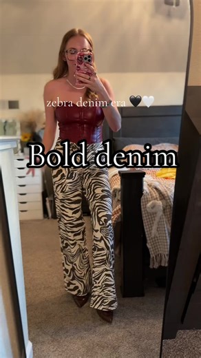 When your jeans are the statement ✨ These zebra print denim jeans instantly make any outfit feel styled. Just add a simple tee, sneakers, or boots and you’re good to go. Bold, fun, and surprisingly easy to wear. I’m wearing size 27 | 130 lbs 5’4 #zebraprint #statementdenim #coolgirlstyle #y2kvibes #tiktokshopfinds