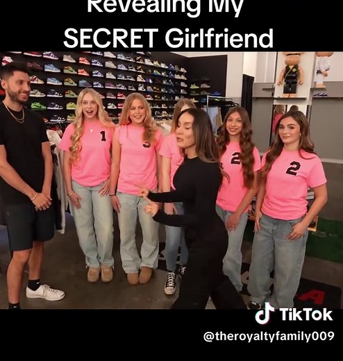 Revealing My Secret Girlfriend