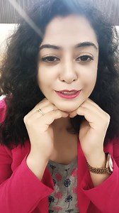 #saggingcheeks #cheekuplift #howtoupliftface #faceuplift #antiaging #skintightening क्या आपके गाल ढीले पड़ गए हैं और चेहरा उम्र से पहले बूढ़ा दिखने लगा है? 😟 आज के इस वीडियो में मैं आपको बताऊंगी Sagging Cheeks को Naturally Uplift करने के आसान उपाय। 👉 चेहरे की मांसपेशियों को टोन करने वाले Face Yoga 👉 Skin Tightening के लिए Home Remedies 👉 Anti-Aging Natural Tips 👉 Cheek Uplift करने के Effective Exercise | Pooja Luthra