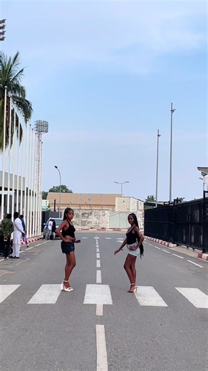 Ici on apprend 🤲👠🎉#👠 #tiktokchallenge #tiktoktogo228🇹🇬🇹🇬🇹🇬ktogo228