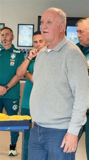Parte do discurso de Felipão para o grupo da Seleção Brasileira na Granja Comary.🎥 @CBF_Futebol